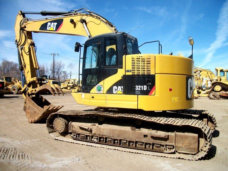 CAT 321D Side