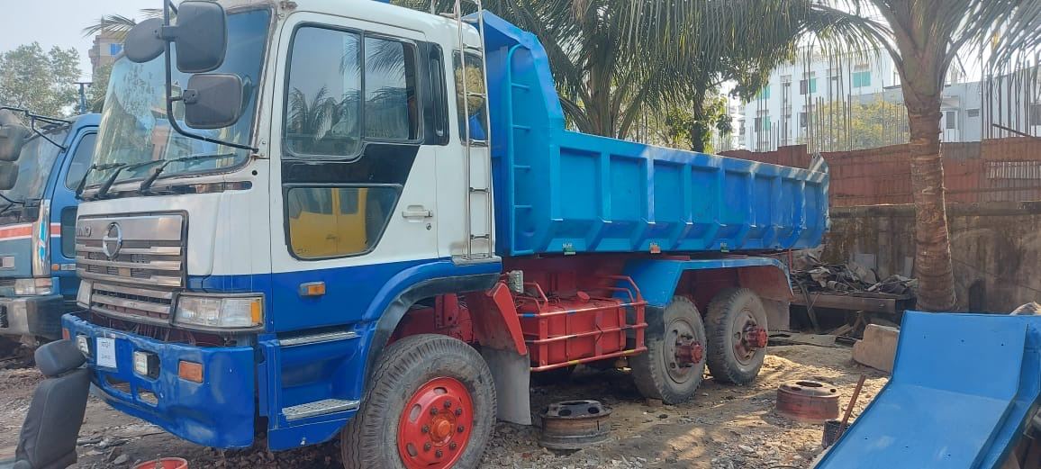 Hino ডাম্প ট্রাক ১০–১৫ টন ভাড়া চট্টগ্রাম — RentCTG BD